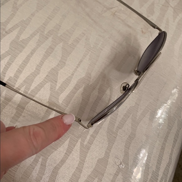 Chanel shades - Picture 4 of 8